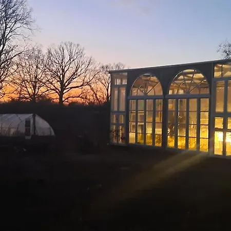 Apartment Zirkuswagen Glamping Fuer 2 Mit Veranda Kueche Netflix Parken Und Hofladen *